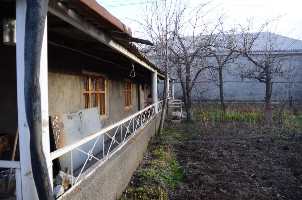 Barseghyan'S Guest House Vardenis Ngoại thất bức ảnh