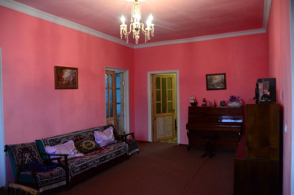 Barseghyan'S Guest House Vardenis Ngoại thất bức ảnh